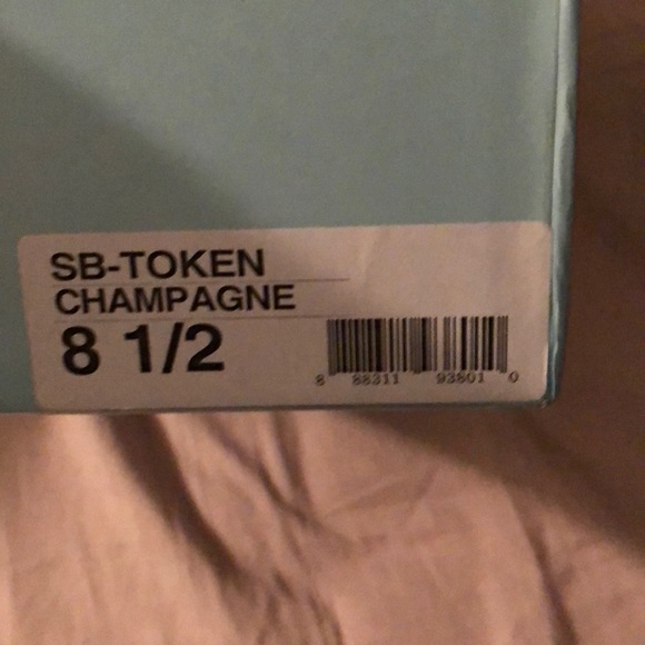 Betsey Johnson peep nude hearts satin 8 - Picture 5 of 8